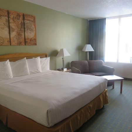 Hotel Baymont By Wyndham Fargo Extérieur photo