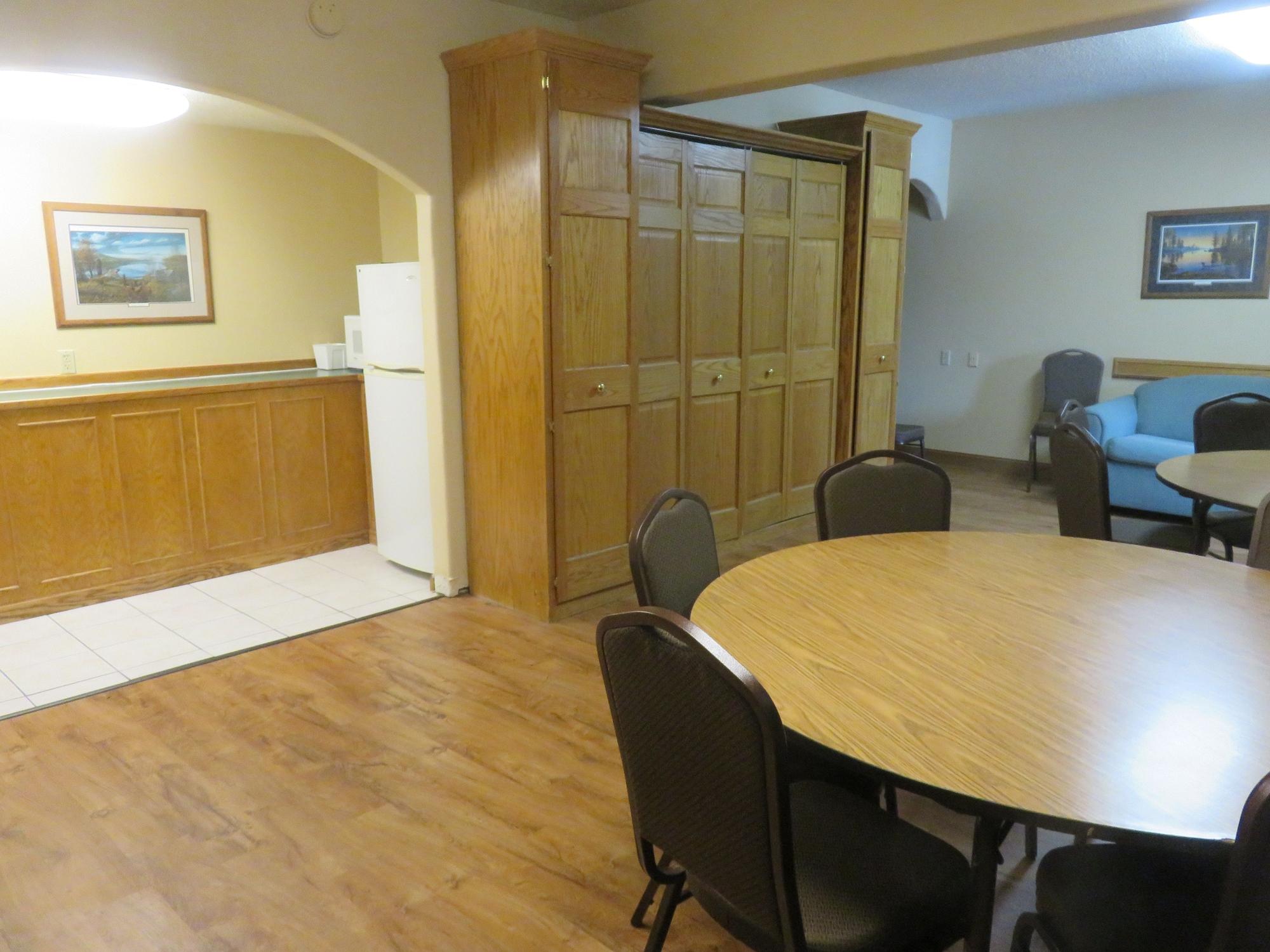 Hotel Baymont By Wyndham Fargo Extérieur photo