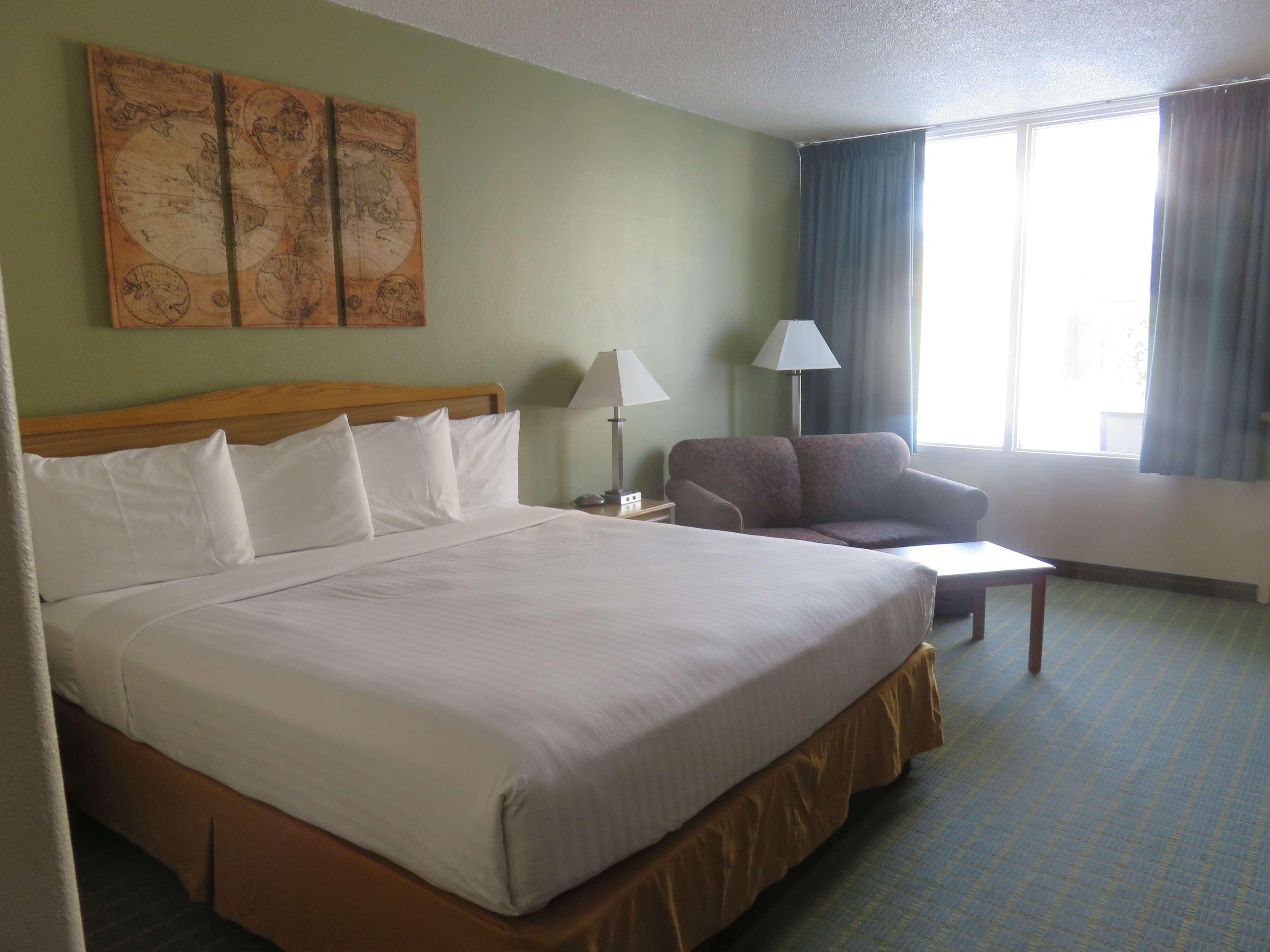 Hotel Baymont By Wyndham Fargo Extérieur photo